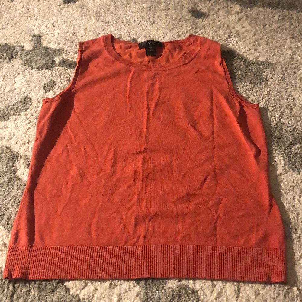 TAN-ORANGE SLEEVELESS VEST!